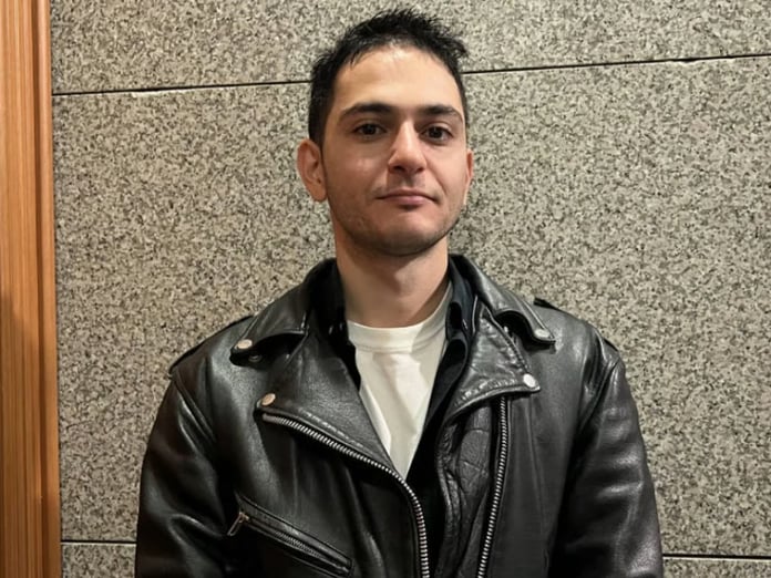 Gazeteci Furkan Karabay gözaltına alındı