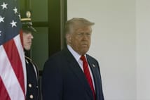 Trump: Yemen'e saldırıları durduracağız