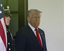 Trump: Yemen'e saldırıları durduracağız