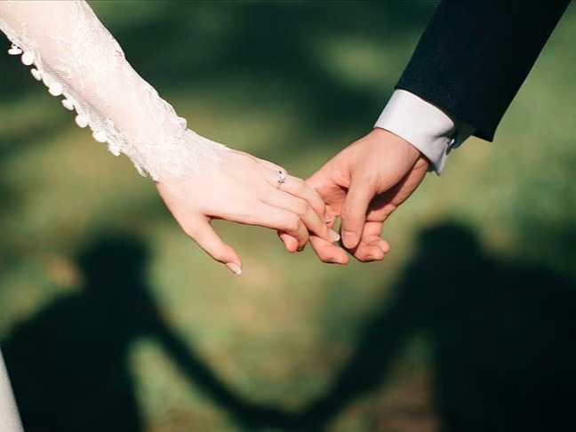 Soyadından sonra sıra kütükte: Evlenen kadının kaydını taşıma zorunluluğu iptal edilebilir