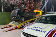 Tuz Gölü'nde arazi aracıyla drift attı aracı trafikten men edildi