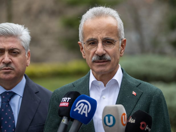 Uraloğlu'ndan "KAIROS" ve "VIRAT" açıklaması: Bizim kara sularımızda bir problem yok