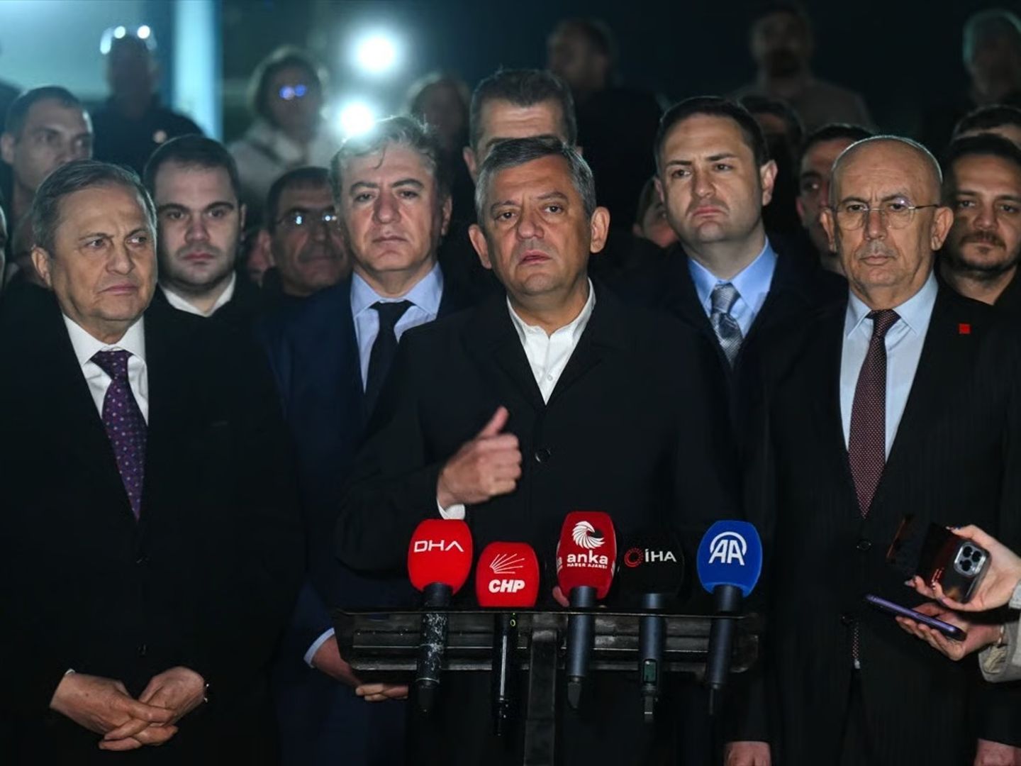 Özgür Özel'den zincir marketlere 'boykot' tehdidi: Üç harflileri pişman edeceğim  