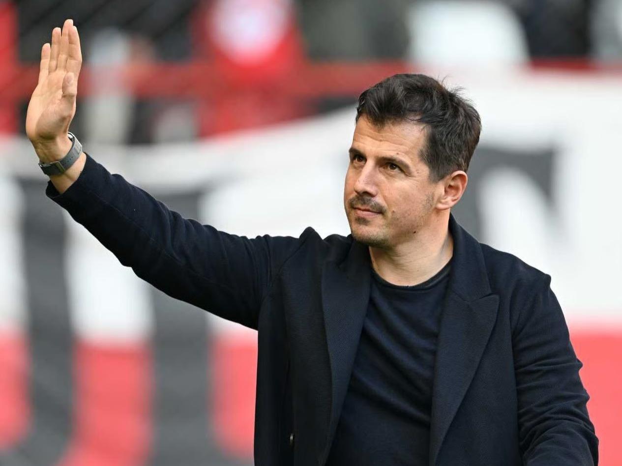 Emre Belözoğlu Antalyaspor'dan ayrıldı