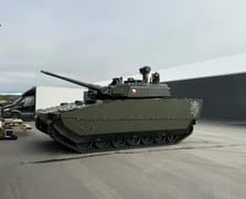 İlk Çek CV90 zırhlı araç İsveç’te üretim hattından çıktı