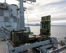 Lockheed Martin ve Diehl Defence, IRIS-T füzelerinin Aegis savaş sistemine entegrasyonunu araştırıyor