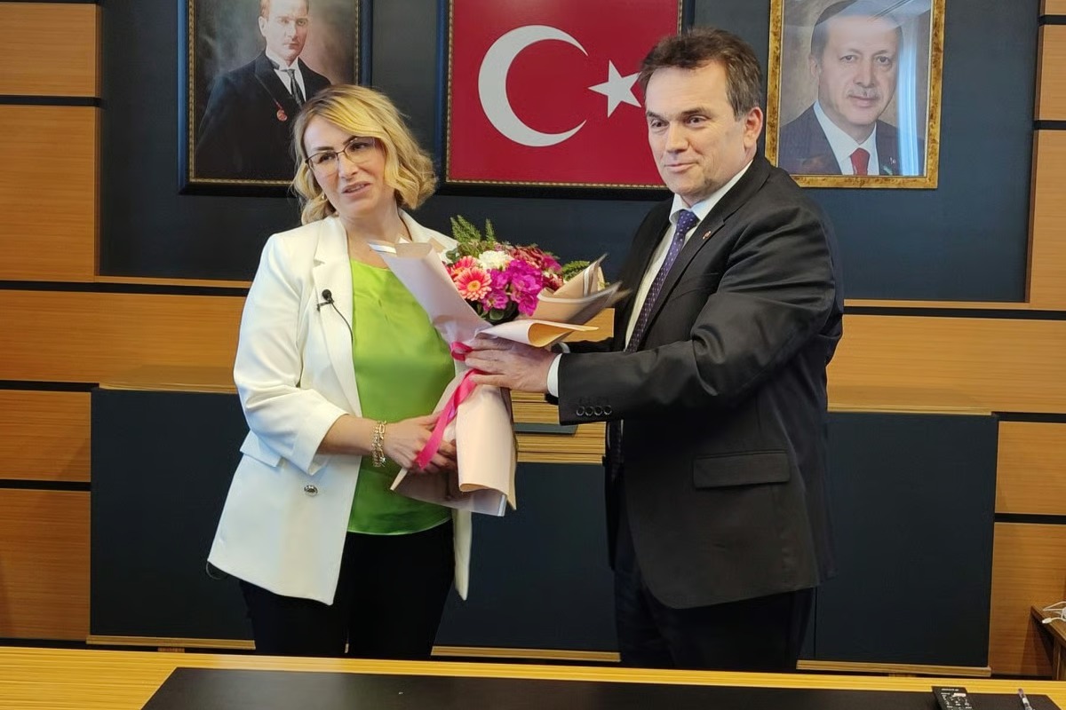 AK Parti’ye geçen başkandan hamle