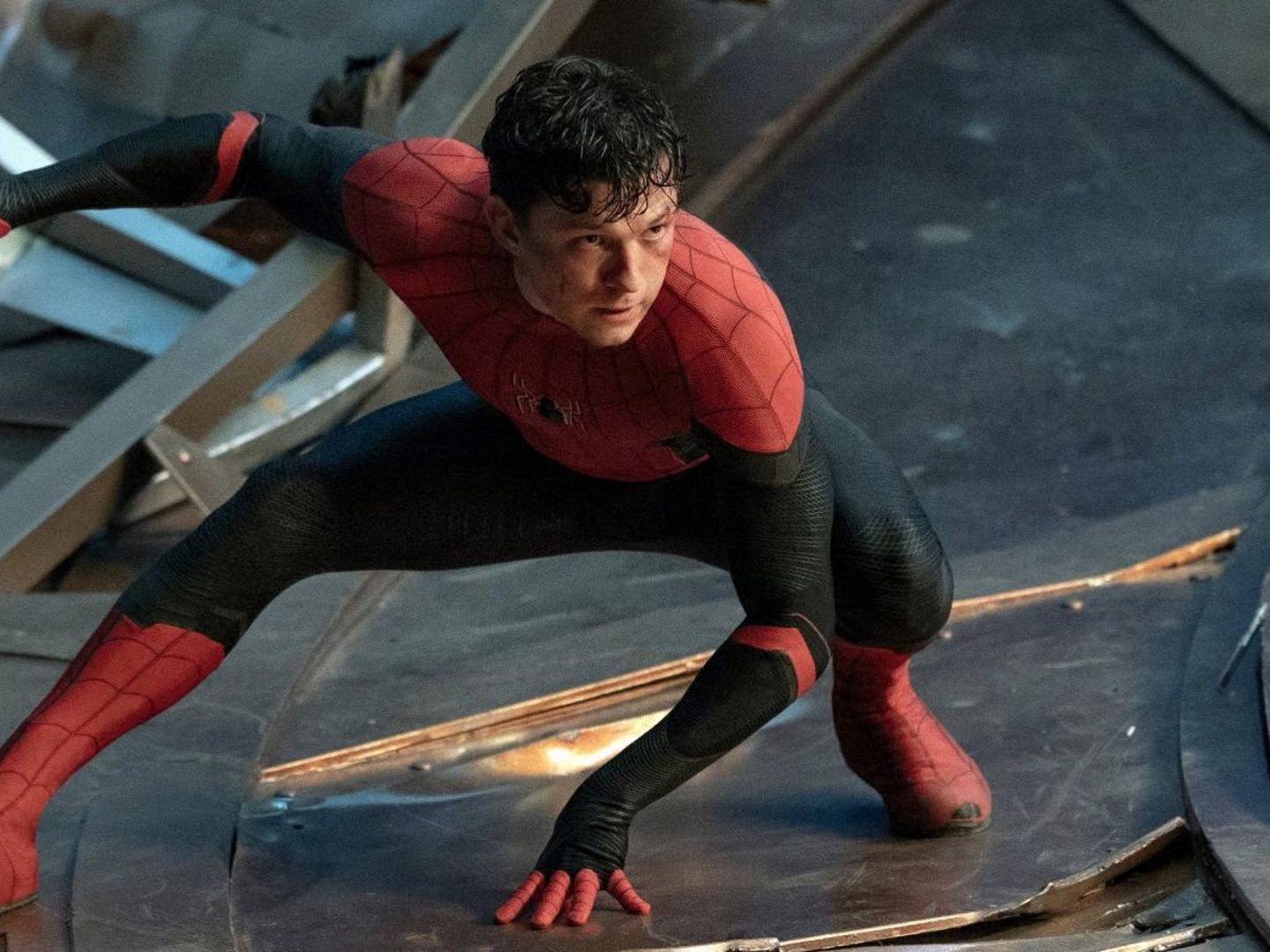 Tom Holland, Örümcek-Adam setinde kaza geçirdi: Çekimlere ara
