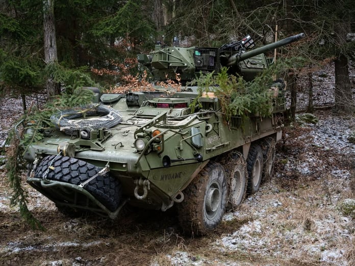 Bulgaristan ilk Stryker zırhlı araçlarını teslim aldı