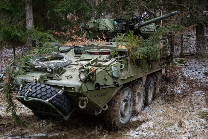 Bulgaristan ilk Stryker zırhlı araçlarını teslim aldı