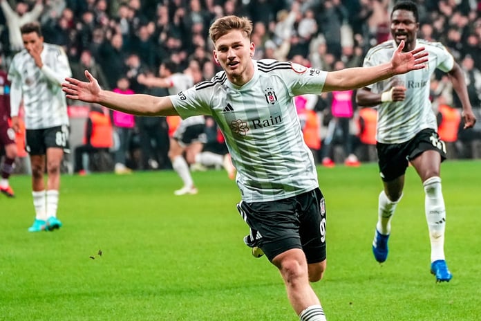 Semih Kılıçsoy, Cagliari ile transfer görüşmesi için İtalya'ya gitti