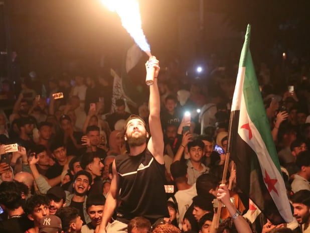 Japonya Suriye'ye yaptırımları kısmen kaldırdı