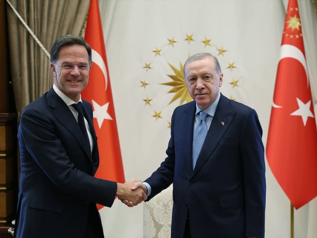 NATO Genel Sekreteri Türkiye'nin rolünü övdü