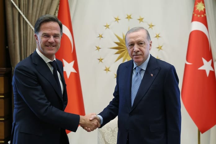 NATO Genel Sekreteri Türkiye'nin rolünü övdü