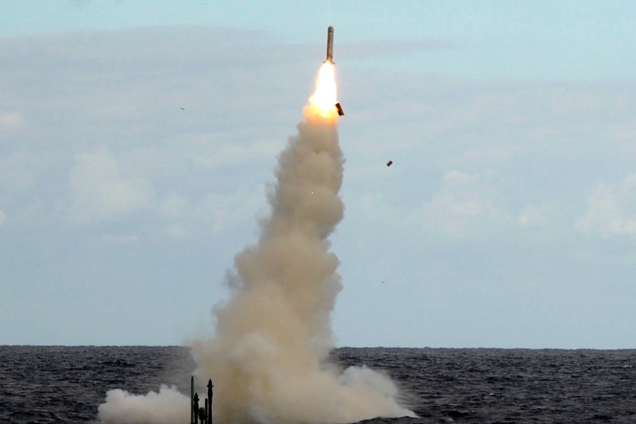 Hollanda, Tomahawk füzelerinden vazgeçti