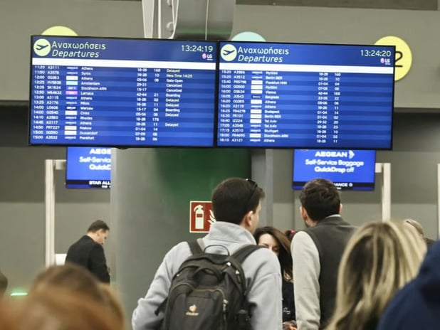 Yunanistan'da iletişim sistemleri çökünce hava sahası kapandı