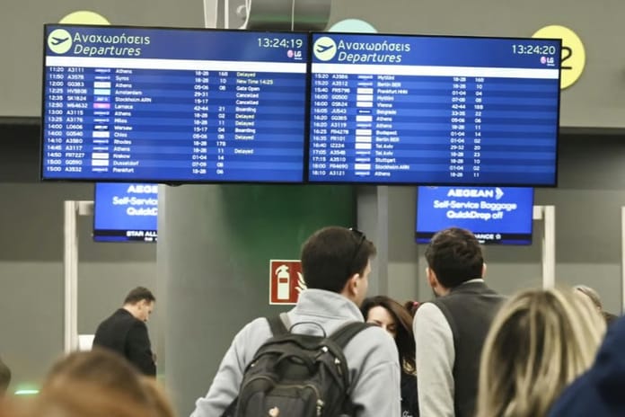 Yunanistan'da iletişim sistemleri çökünce hava sahası kapandı