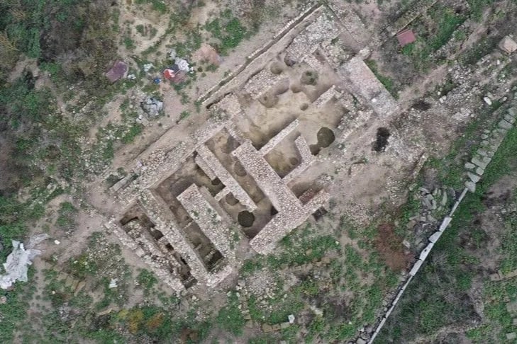 Daskyleion Antik Kenti'ndeki fırında 2 bin 600 yıllık karbonlaşmış tohumlar bulundu
