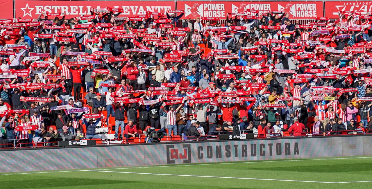 Almeria taraftarları
