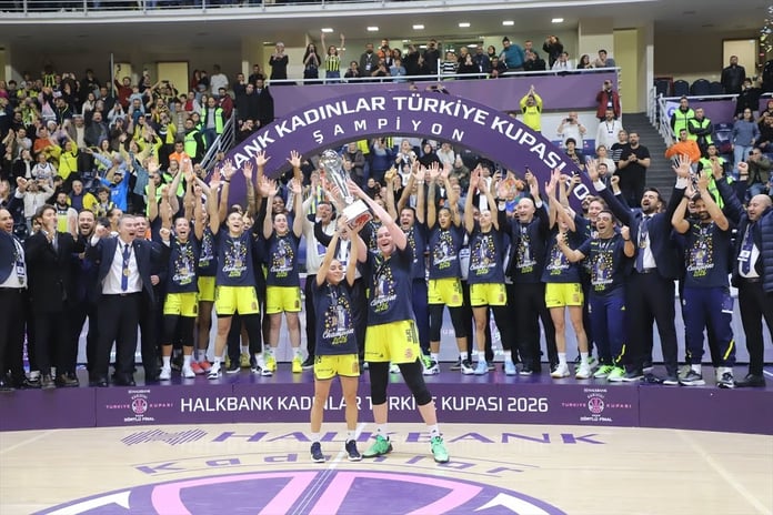 Fenerbahçe Opet Basketbol Halkbank Kadınlar Türkiye Kupası’nın sahibi oldu