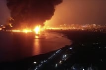 İsrail Hudeyde Limanı'nı vurdu