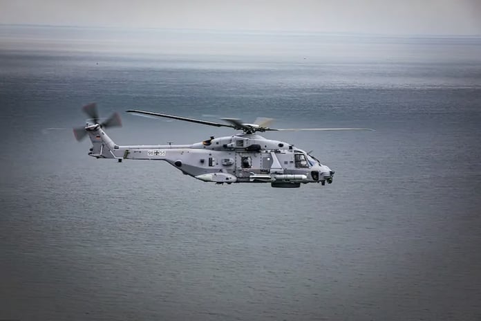 Alman Donanması ilk NH90 Sea Tiger helikopterini teslim aldı