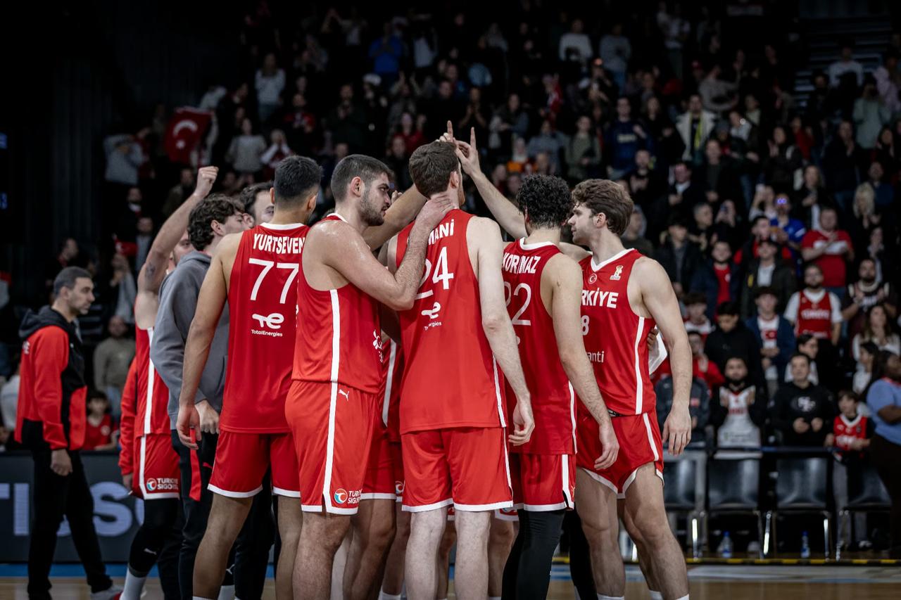 A Milli Basketbol Takımı, İsviçre'yi farklı skorla geçti: Deplasmanda kapalı gişe desteği