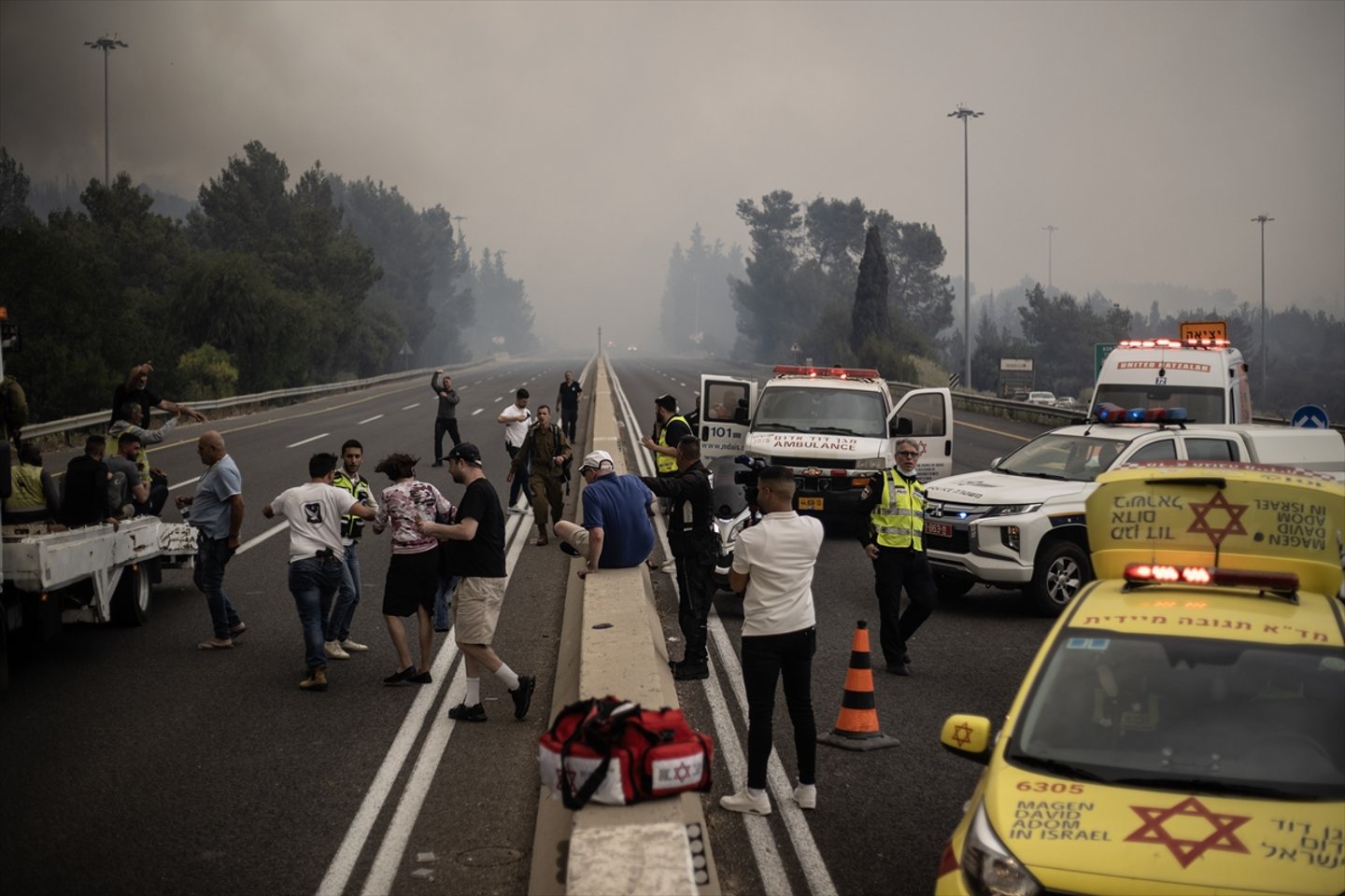 Kudüs ve Tel Aviv arasındaki ana yol yangınlar nedeniyle Kapandı. (AA)