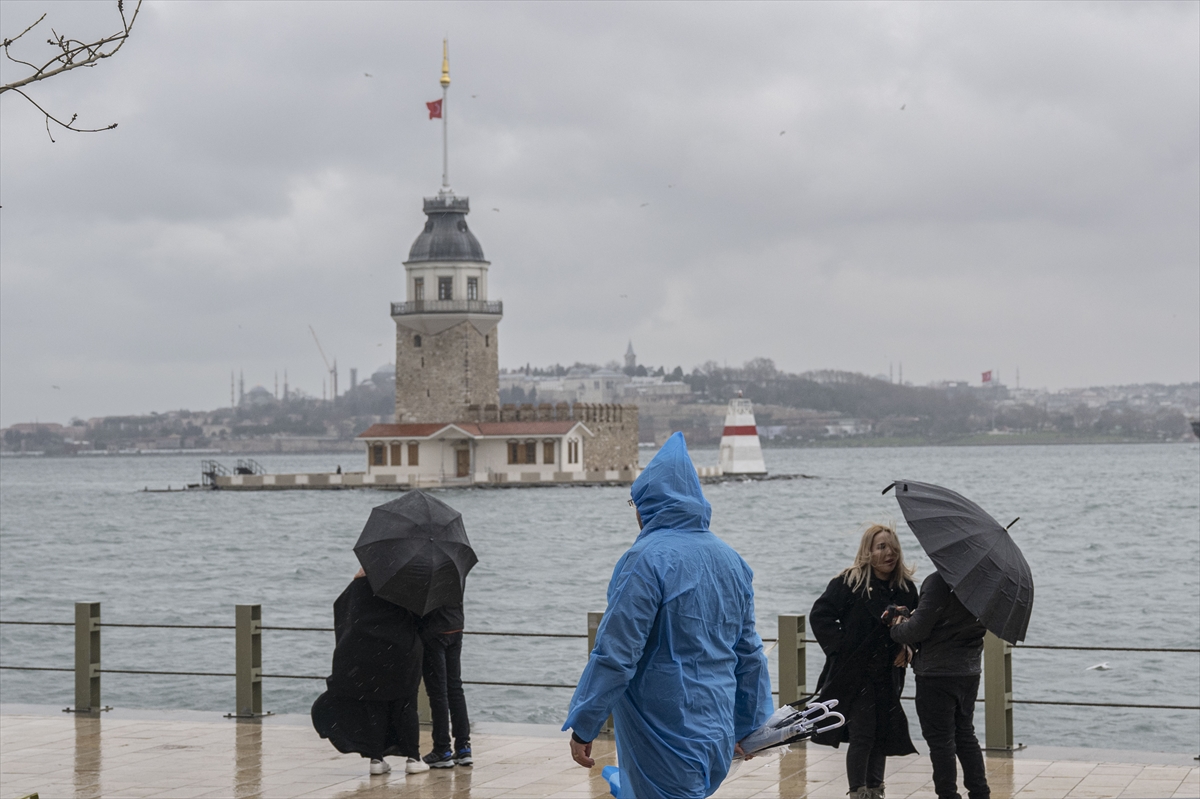 İstanbul’da sağanak ve fırtına etkili oldu