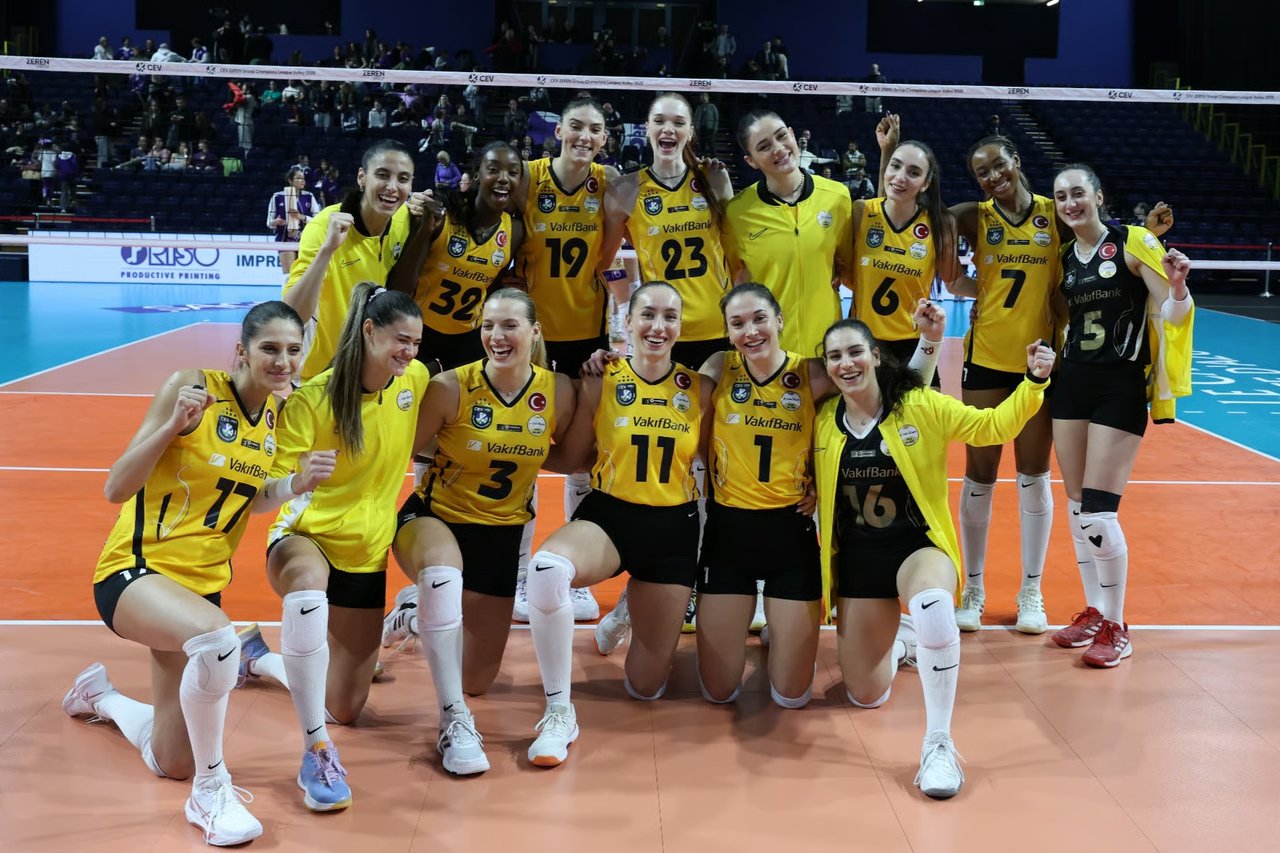 VakıfBank namağlup liderlik istiyor