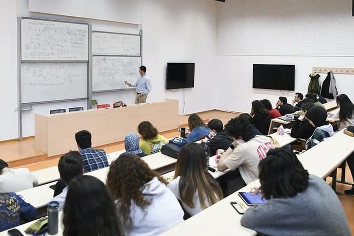 Üniversite eğitiminde yeni dönem: Zorunlu uzun dönem staj uygulaması başlıyor