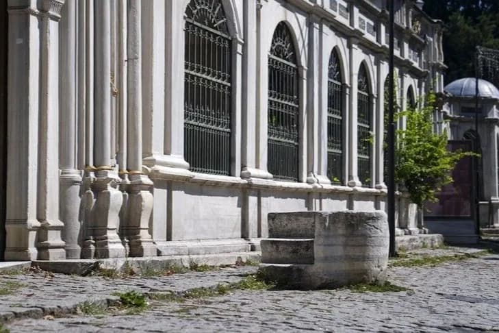 İstanbul'un unutulan binek taşları