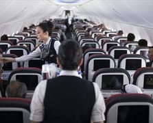 Uçaklarda yolculara ücretsiz su verilecek