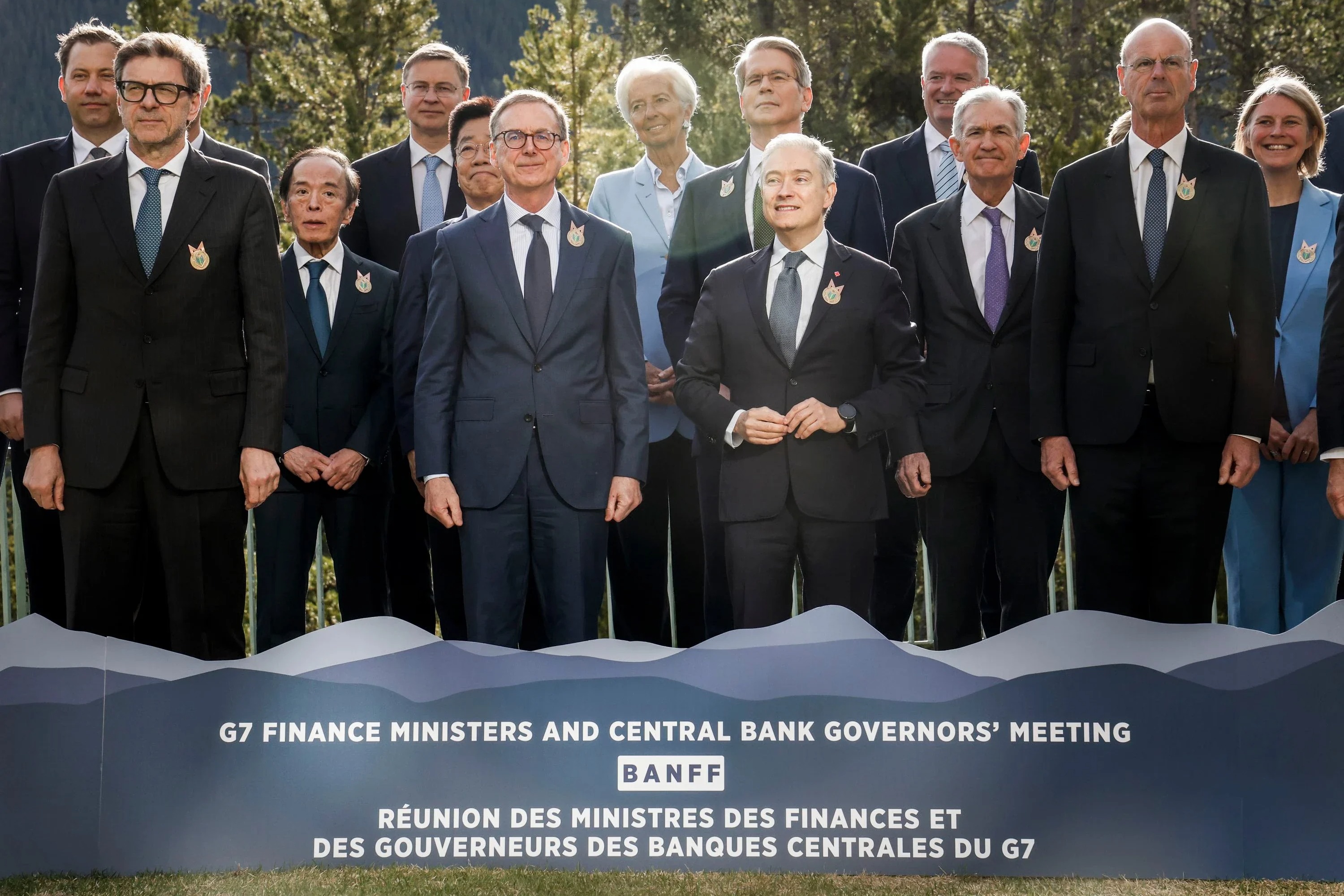G7 Warns of Tougher Sanctions on Russia