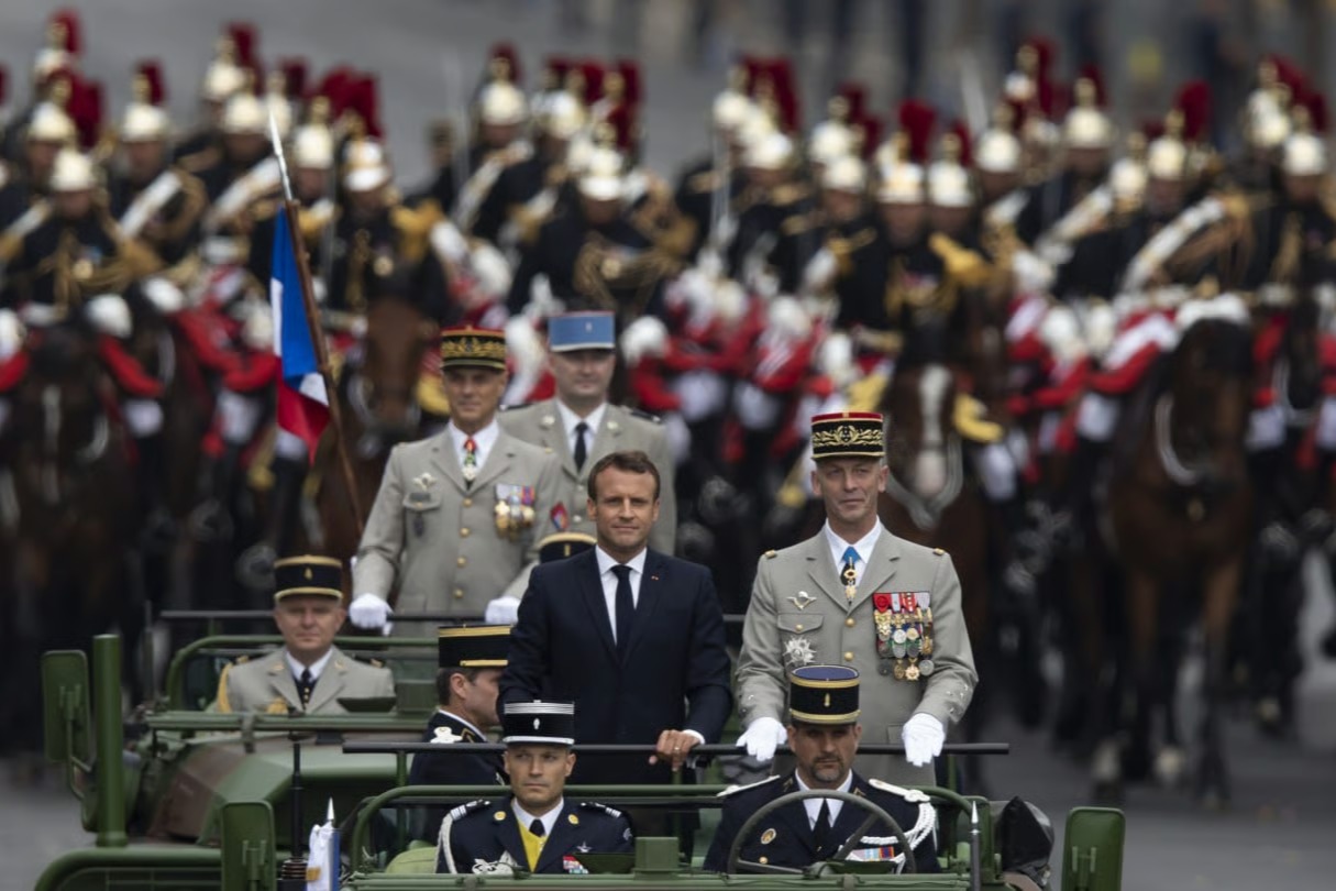 Macron’dan savunma hamlesi