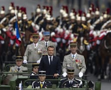 Macron, savunma harcamalarını hızlandırma planını açıkladı