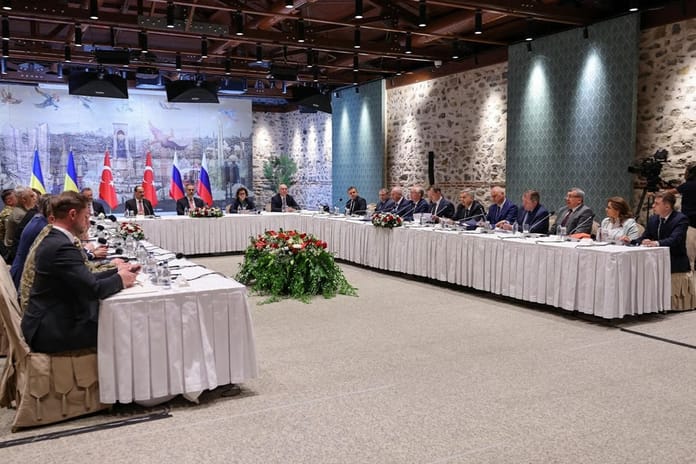 Rusya ve Ukrayna Türkiye'nin arabuluculuğunda buluştu