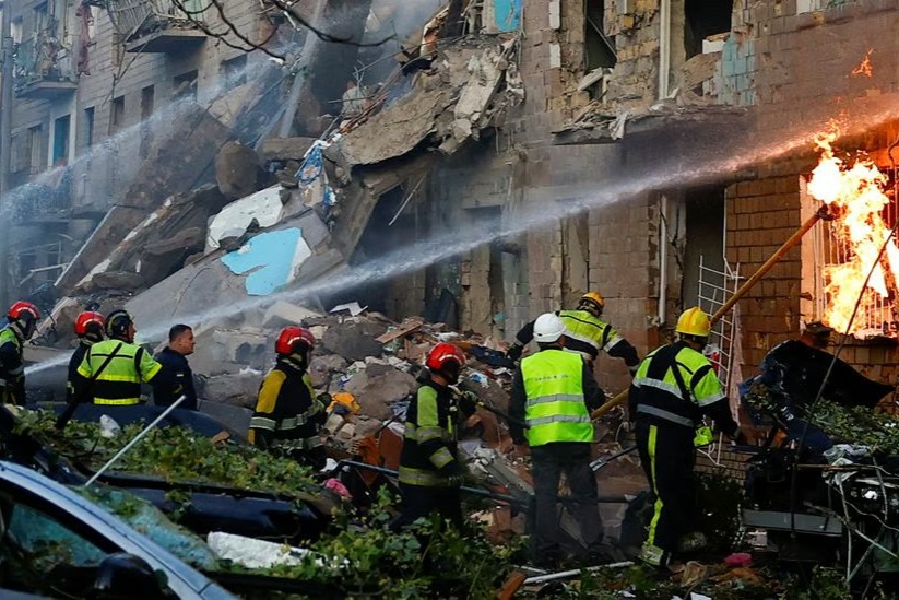 Russia Pounds Kyiv in Deadly Overnight Strike