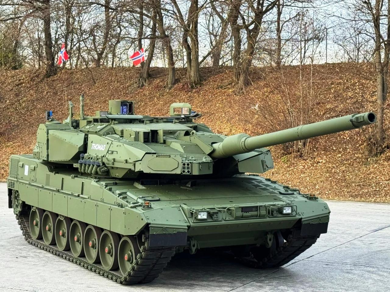 Leopard 2A8’lere Trophy kalkanı