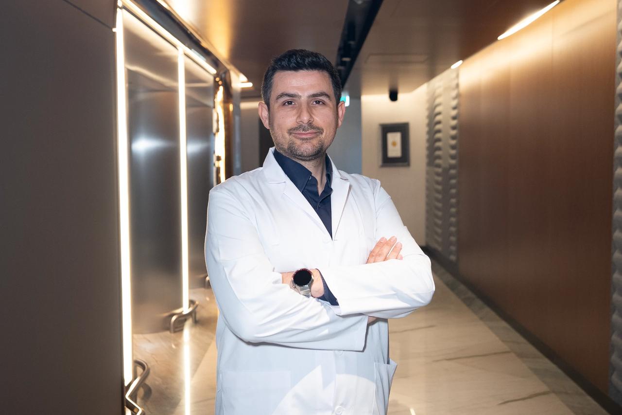  Göz Hastalıkları Uzmanı Dr Öğr Üyesi Uğur Tunç