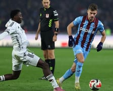 Süper Lig'de gol düellosu: Papara Park'ta 6 gol, 1 kırmızı kart! Trabzonspor ve Beşiktaş puanları bölüştü