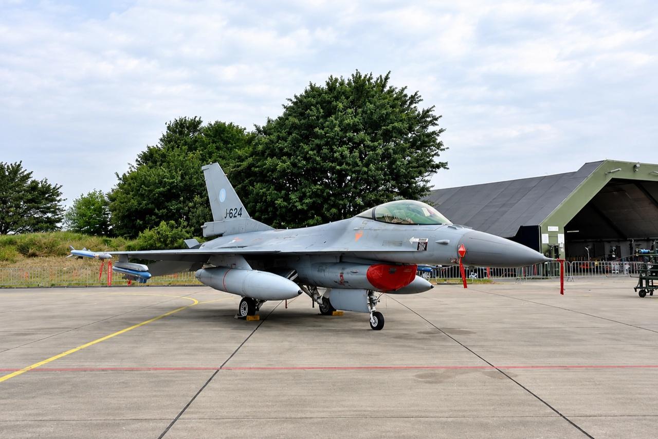 Ukrayna'nın F-16 filosunun yaklaşık yarısı Avrupa'da bakımda