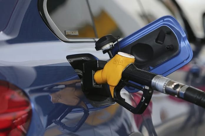 Motorine Salı günü büyük indirim geliyor: Litre fiyatı 60 TL'nin altına düşecek