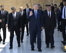 Cumhurbaşkanı Erdoğan, YAŞ üyeleriyle Anıtkabir'i ziyaret etti