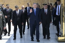 Cumhurbaşkanı Erdoğan, YAŞ üyeleriyle Anıtkabir'i ziyaret etti