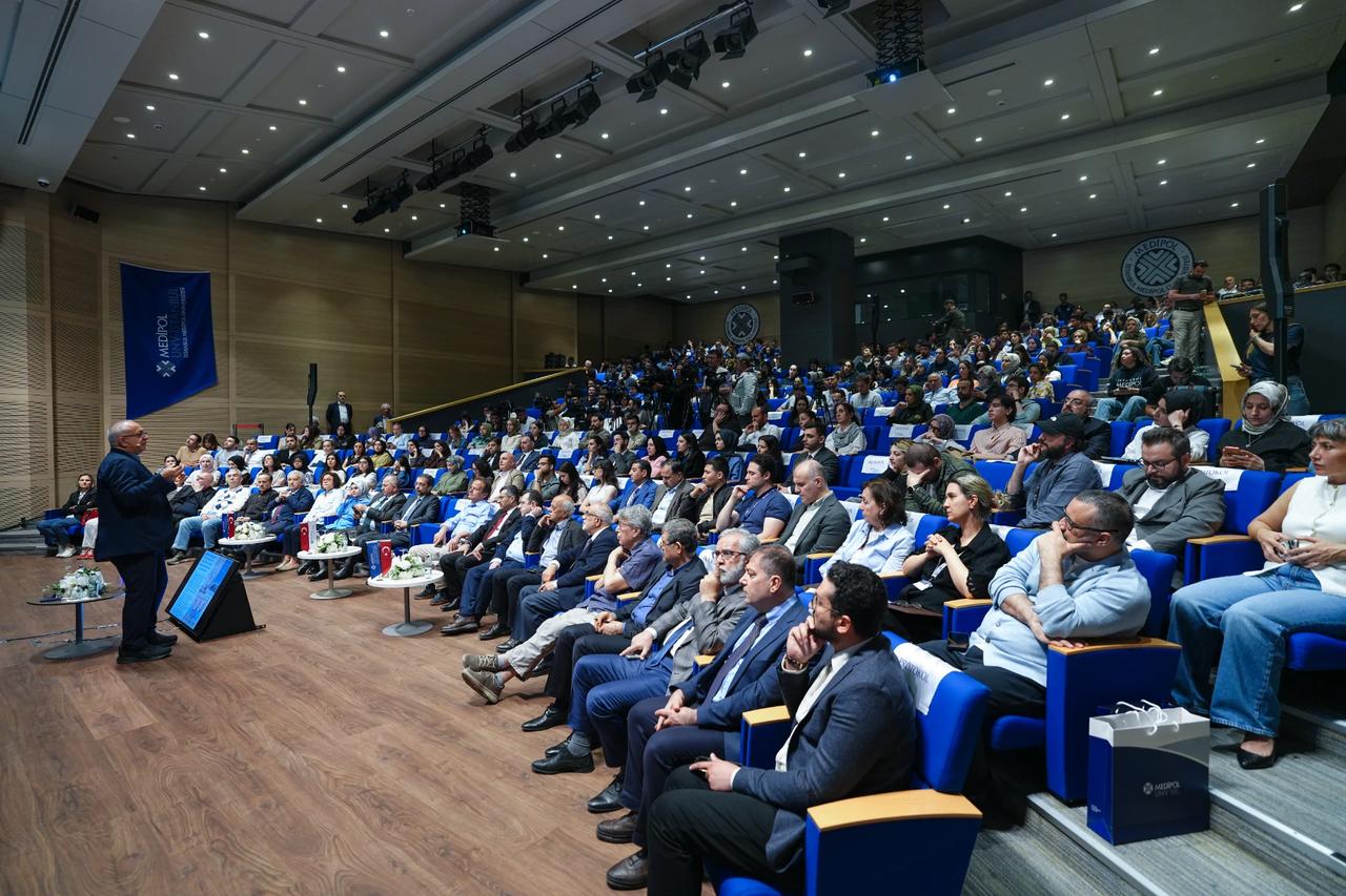 Prof. Dr. Cemil Aydın konuşması