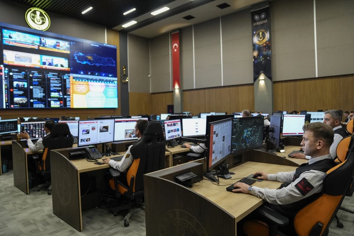 Jandarma uyarıyor! Yapay zekayı dertleşme aracı olarak görmeyin