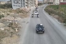 Polisler, küçük yaşta babasını kaybeden polis kızına sürpriz yaptı