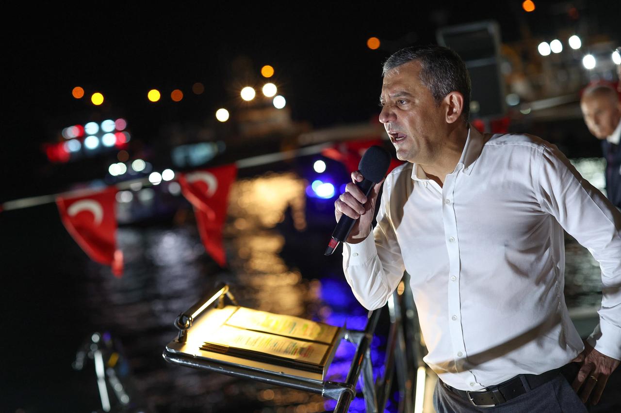 CHP Genel Başkanı Özel Roketsan'ın füze testlerini eleştirdi