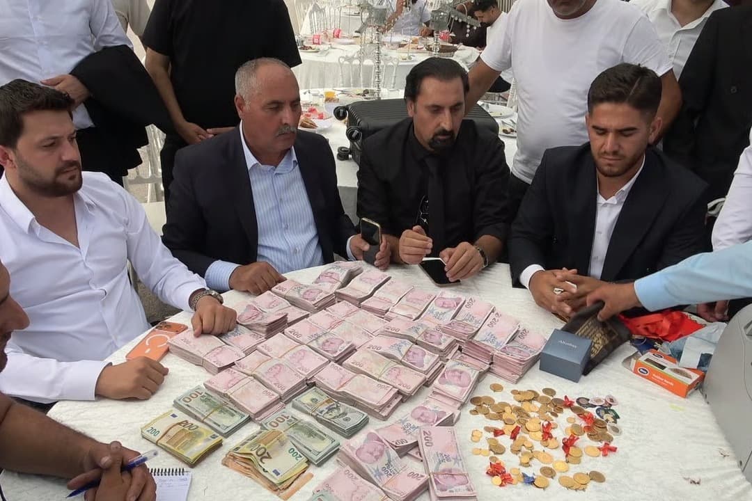 Van'da rekor takılı aşiret düğünü